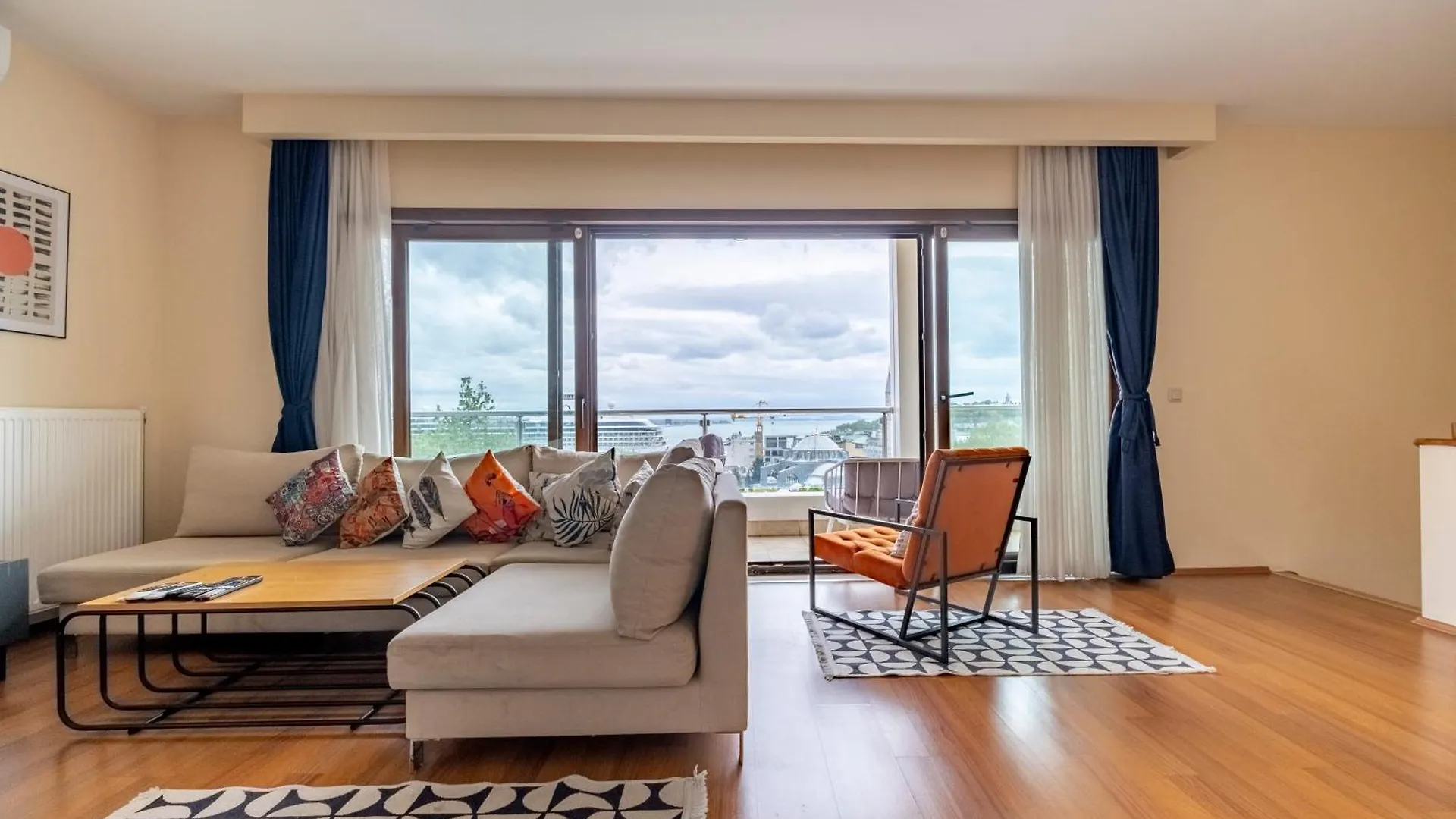 شقة Bosphorus View - Central Location - 3 Bedrooms - 2 Bathrooms اسطنبول