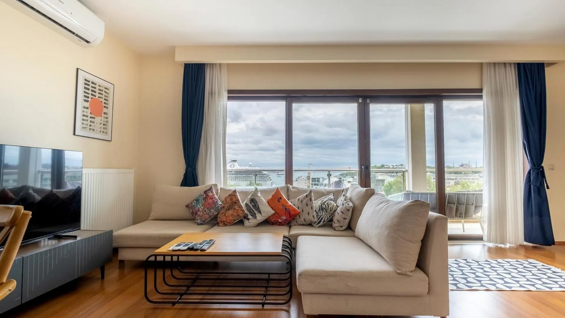 شقة Bosphorus View - Central Location - 3 Bedrooms - 2 Bathrooms اسطنبول